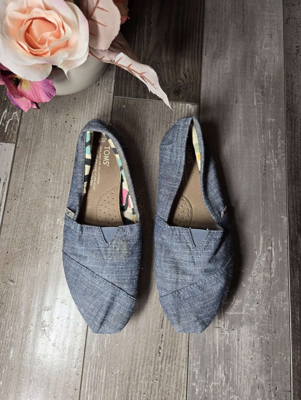 TOMS Women's Blue Slip-On Denim Chambray Canvas Flats Size W8
